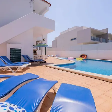 Gale Tomas By Innkeeper