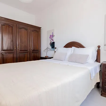 Gale Tomas By Innkeeper Apartment