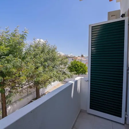 Gale Tomas By Innkeeper *